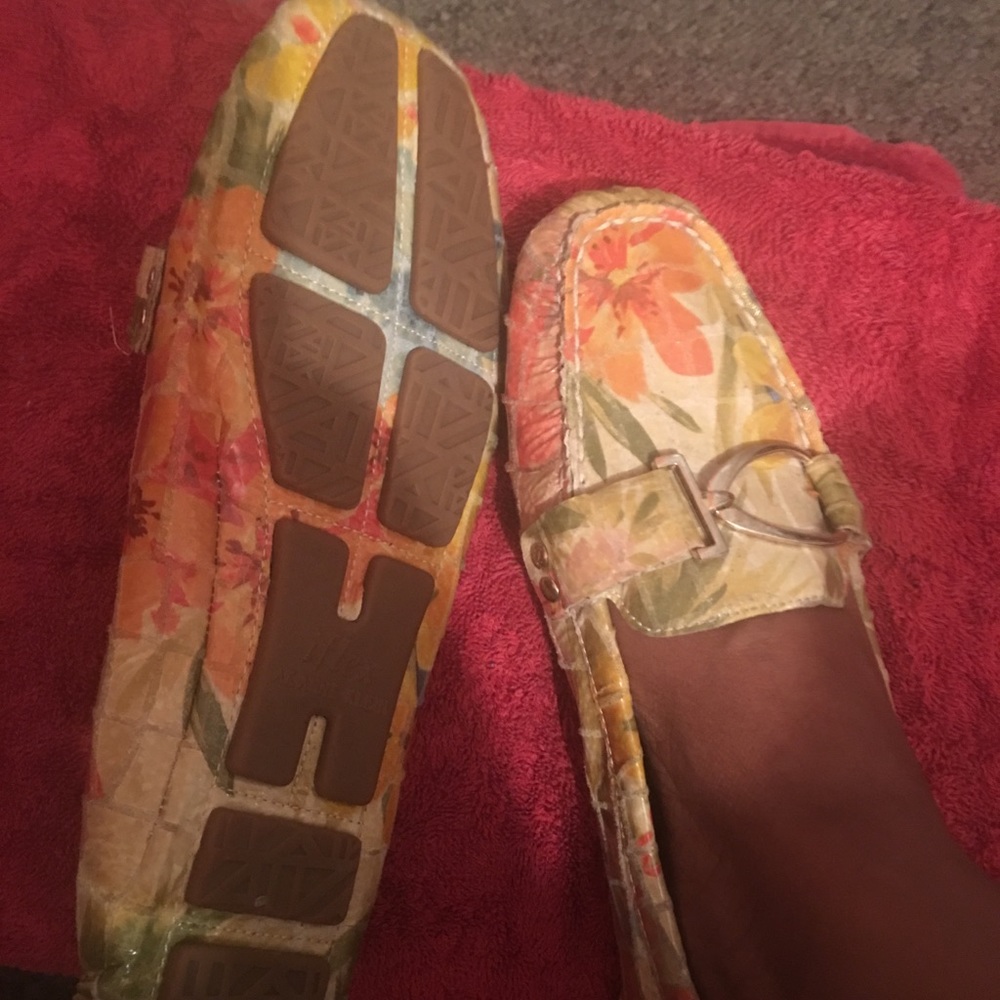 Floral flats